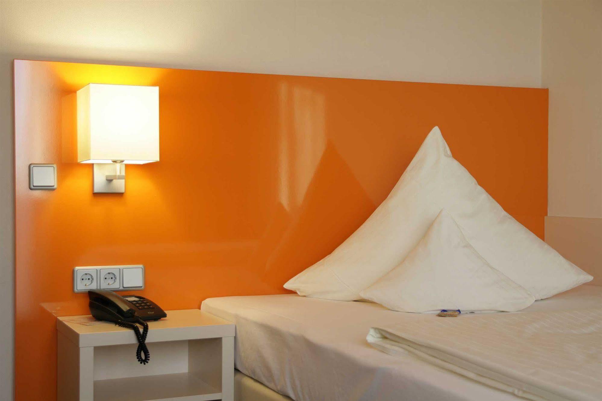 Stadt-Gut-Hotel Filderhotel Ostfildern Exteriör bild