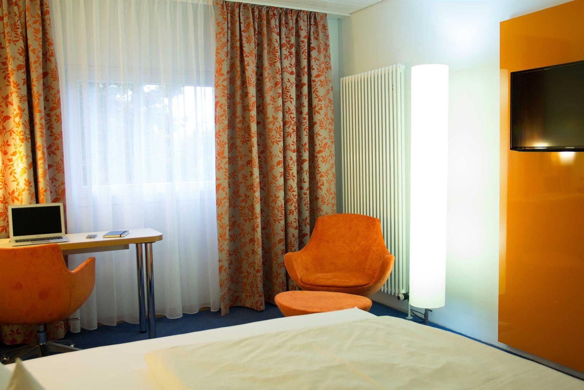 Stadt-Gut-Hotel Filderhotel Ostfildern Exteriör bild