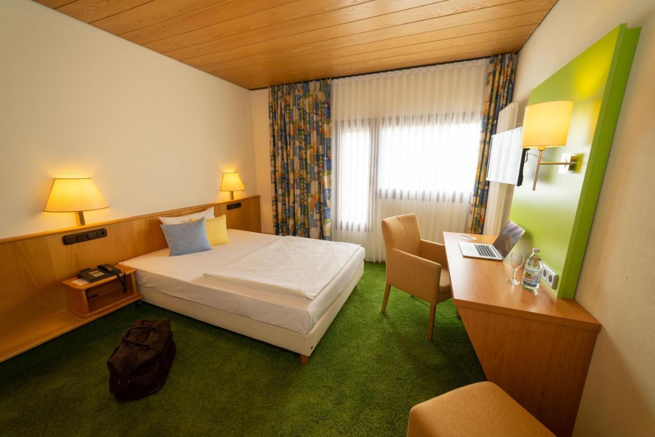 Stadt-Gut-Hotel Filderhotel Ostfildern Exteriör bild