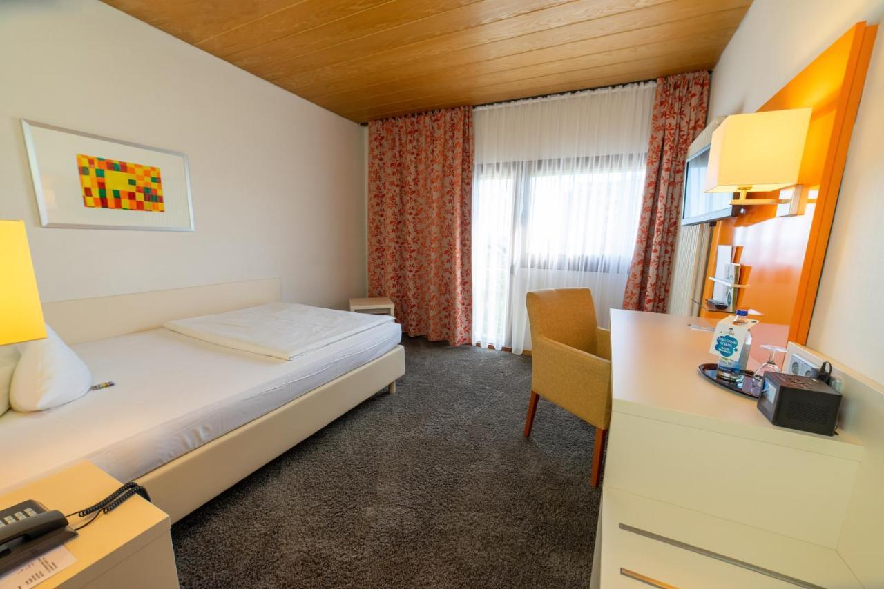 Stadt-Gut-Hotel Filderhotel Ostfildern Exteriör bild